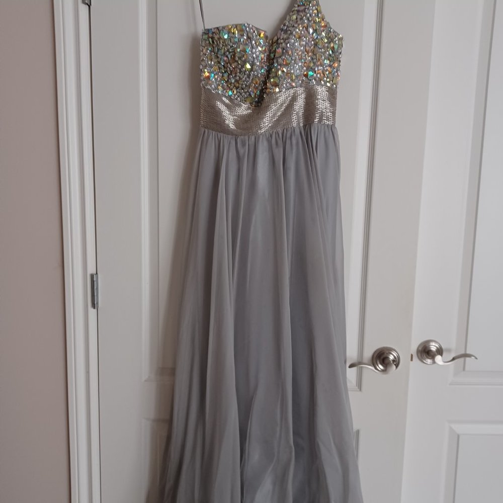 Dress - Picture 2 of 8